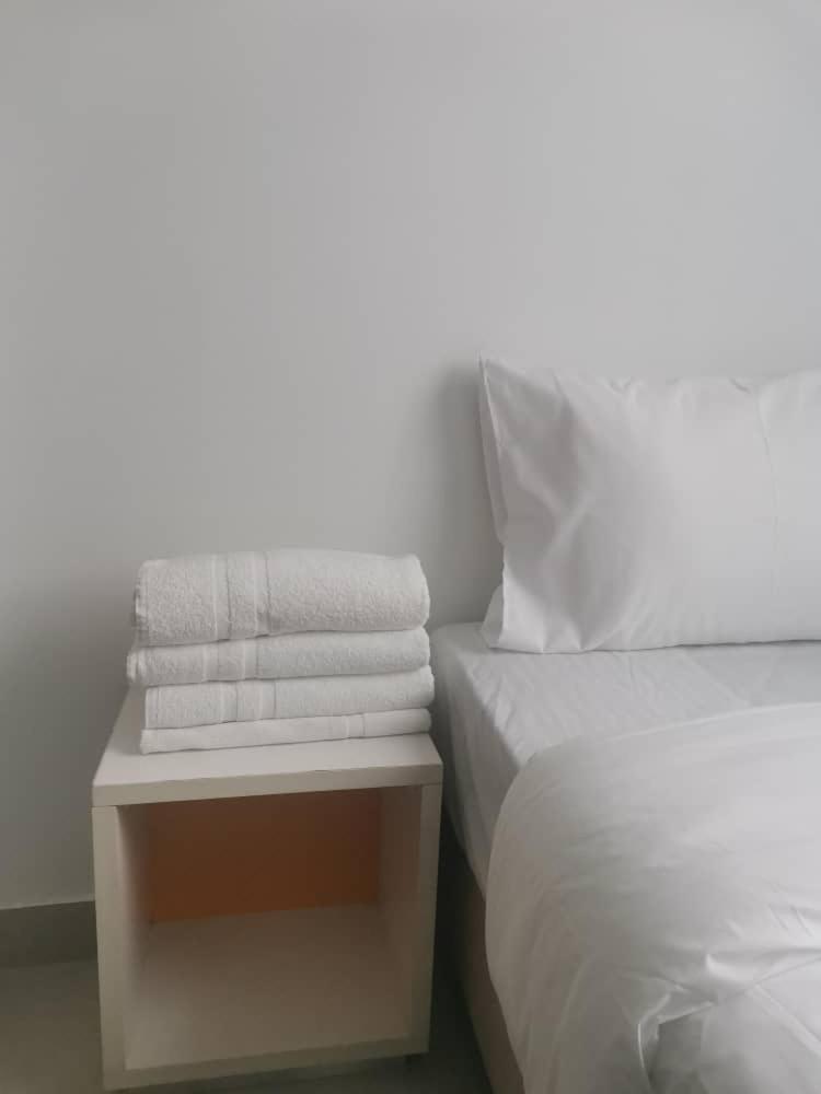 Yy48 Hotel 2 Mins Walk From Masjid Jamek Lrt Station Kuala Lumpur Kültér fotó