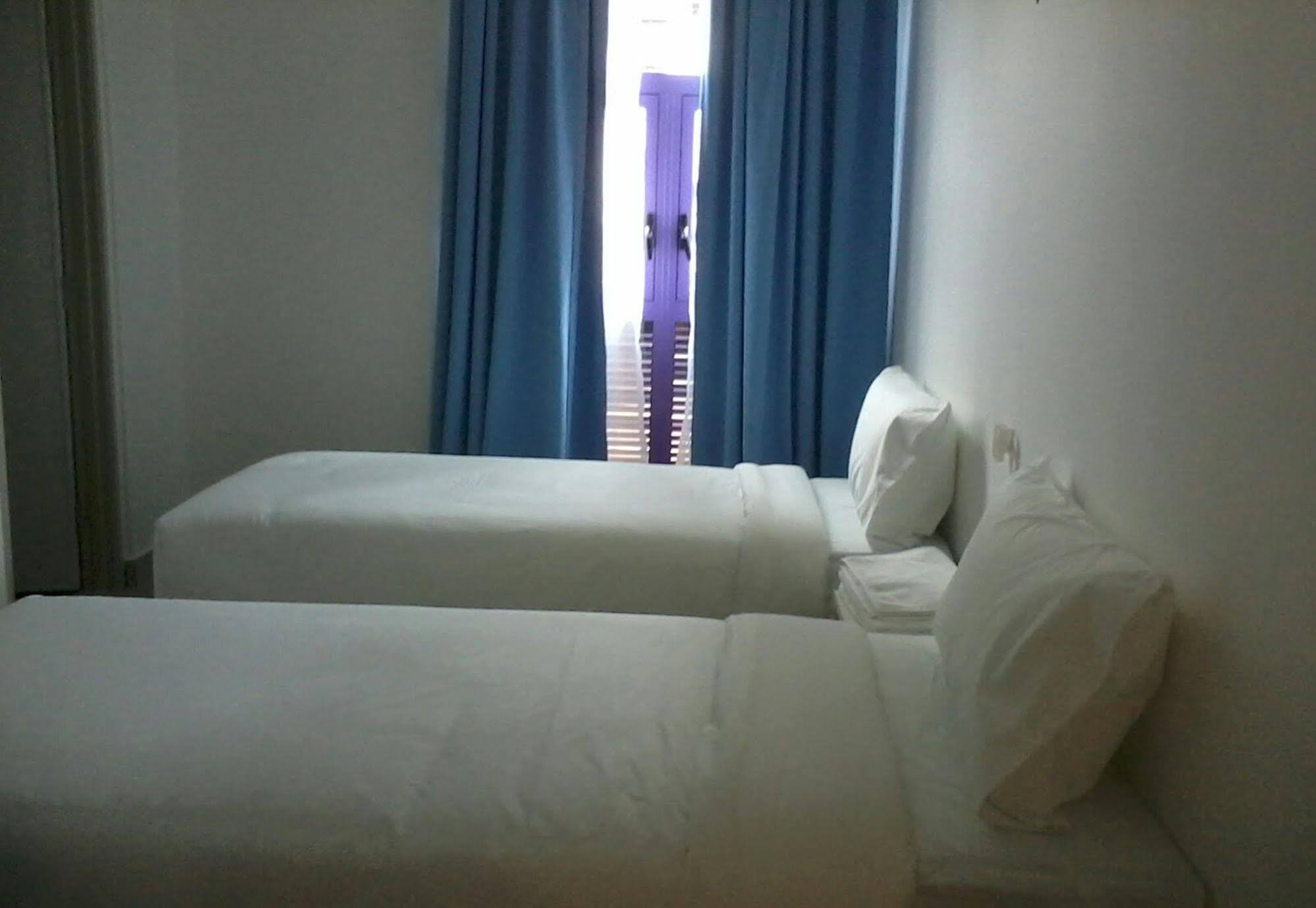 Yy48 Hotel 2 Mins Walk From Masjid Jamek Lrt Station Kuala Lumpur Kültér fotó