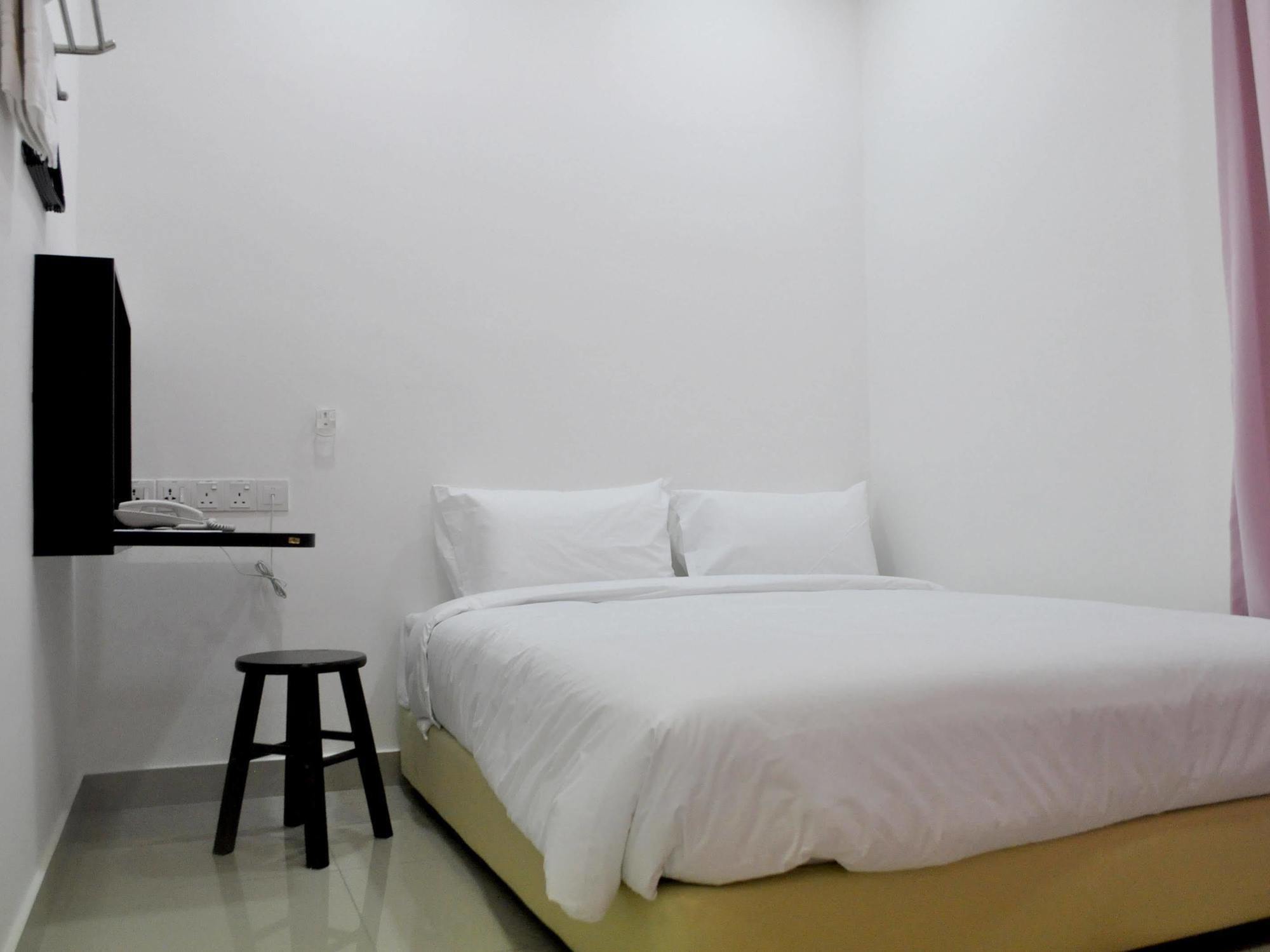 Yy48 Hotel 2 Mins Walk From Masjid Jamek Lrt Station Kuala Lumpur Kültér fotó